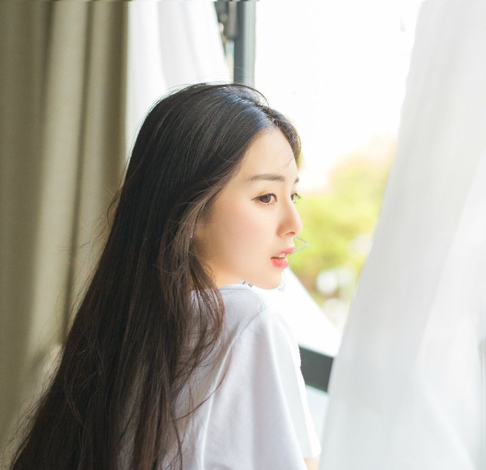 “呵~”刘璋无奈的笑了起来，外面响起了喊杀声，虽然民心所向，但终究还是有那么一批人选择了反抗，哪怕这份反抗，在此时已经没有任何意义。